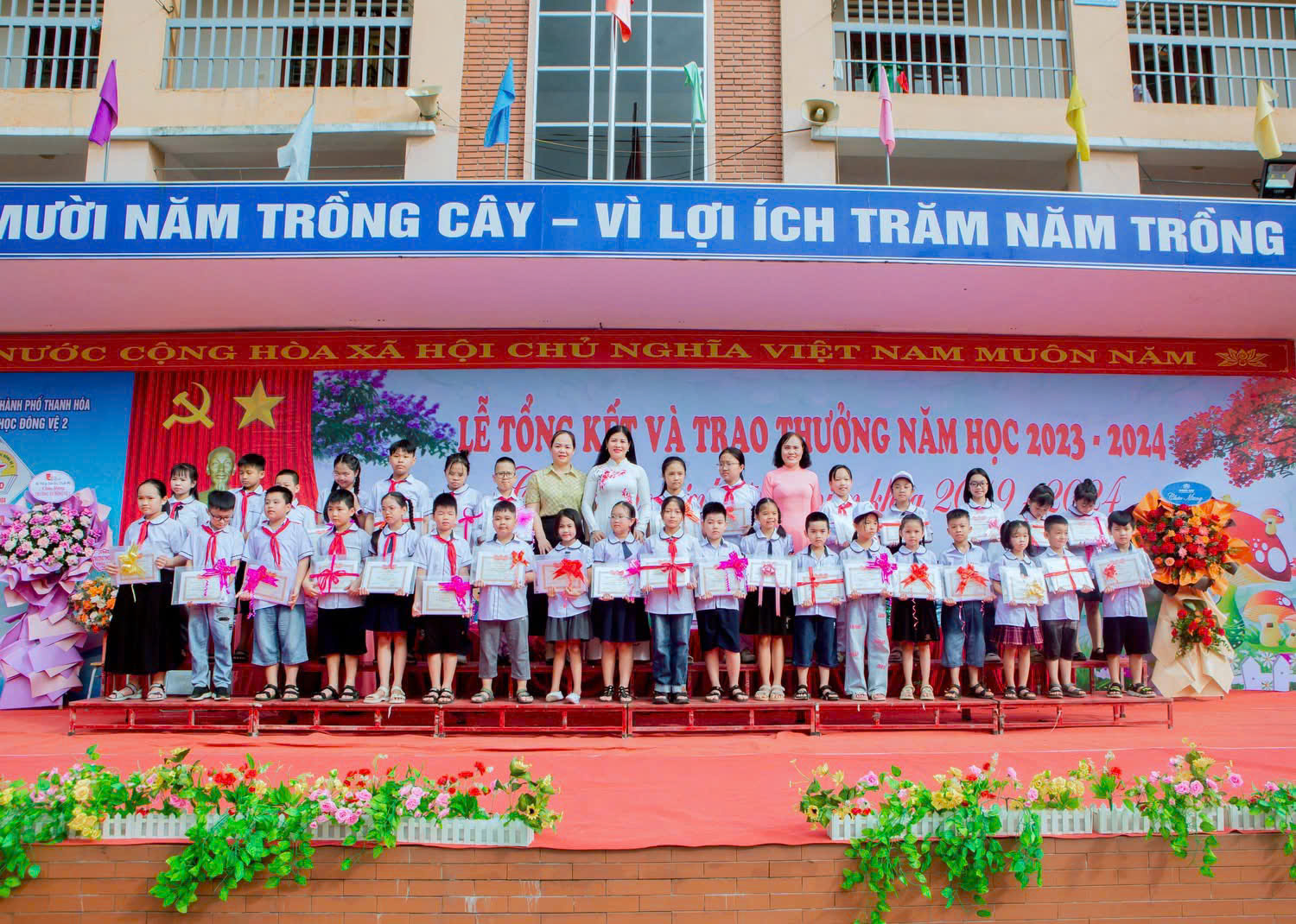 Anh-tin-bai